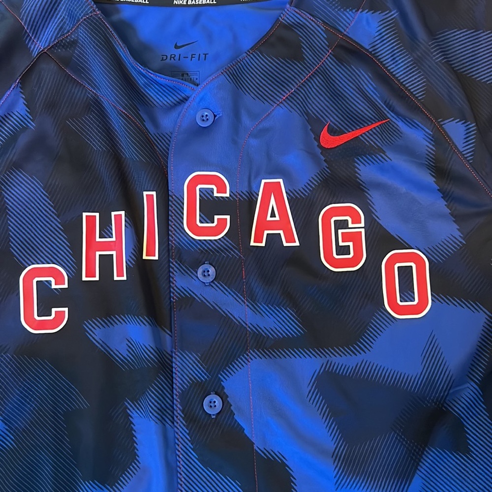 Chicago Cubs Nike Shirt - Picture 4 of 6